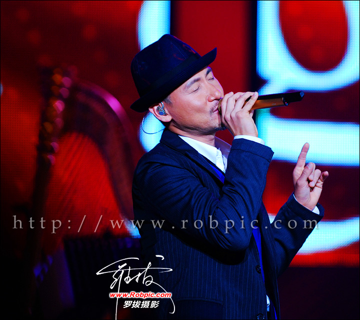 2009轩尼诗炫音之乐张学友广州荣耀献唱 www.robpic.com